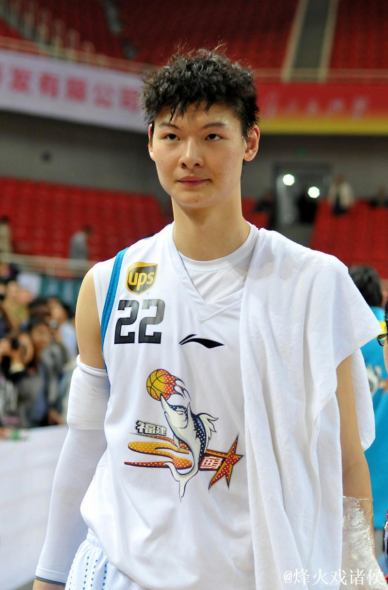 CBA夏联-王哲林21分上海胜福建 翁金郎23+7